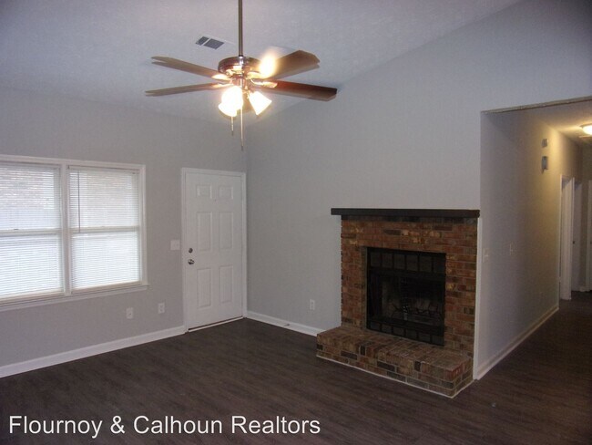 Building Photo - 6100 Trestlewood Dr