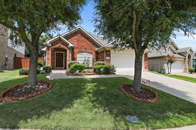 Building Photo - Gorgeous 3 Bedroom 2 Bathroom Home in North Garland!