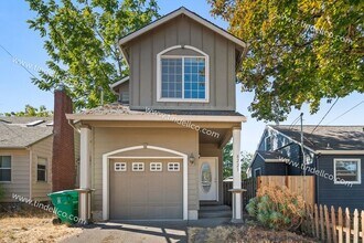 Building Photo - 8223 N Foss Ave