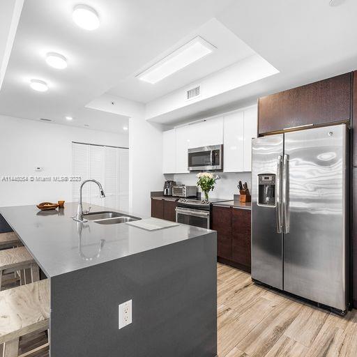 Foto del edificio - 2955 Bird Ave