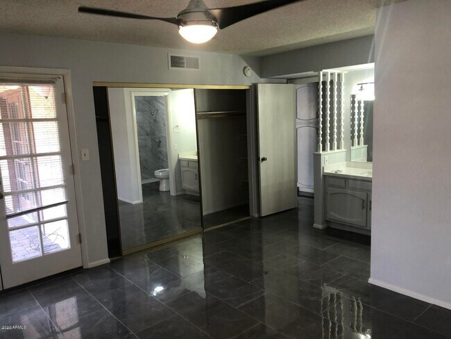 Foto del edificio - 730 W Sterling Pl