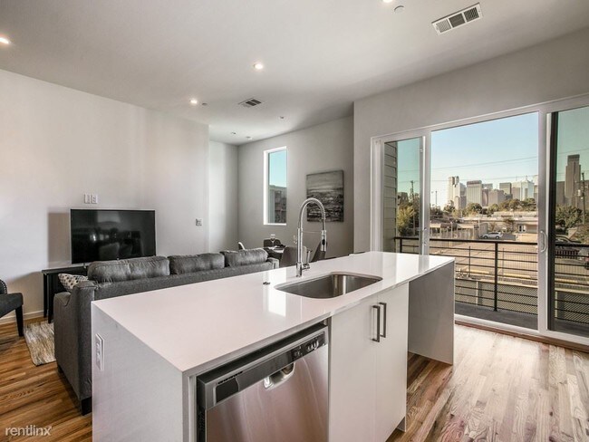 Foto del edificio - 4311 San Jacinto St