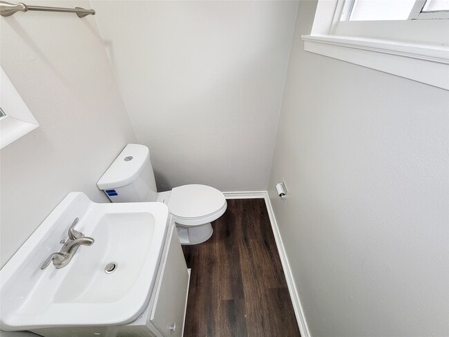 Foto del edificio - 6439 Oaknut Dr