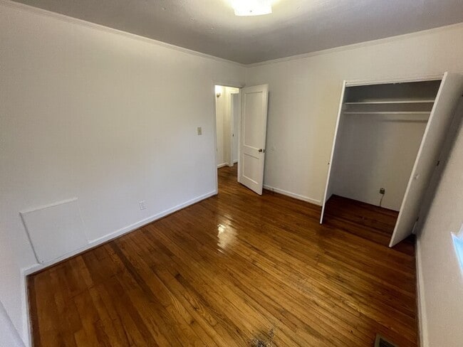 Foto del edificio - 322 Angier Ave
