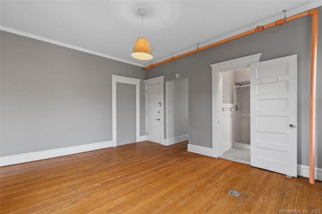 Foto del edificio - 98 Cold Spring St