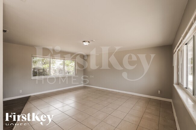 Foto del edificio - 1236 NW 18th St