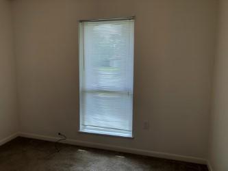 Building Photo - 715 Meadow Ct