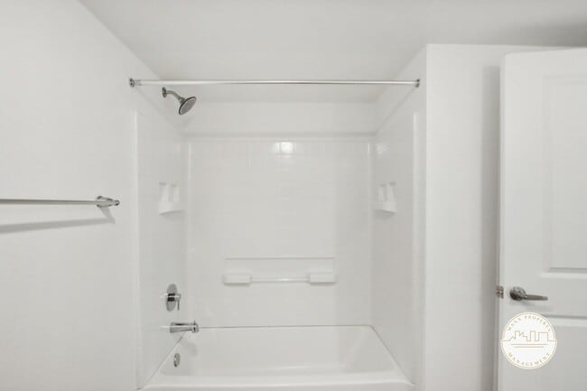 Building Photo - Village On Greenway