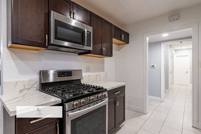 Building Photo - Bright & Spacious Single-Story 4-Bedroom Home in La Mirada – Open Layout