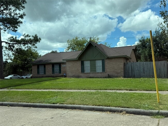 Building Photo - 6910 Pella Dr