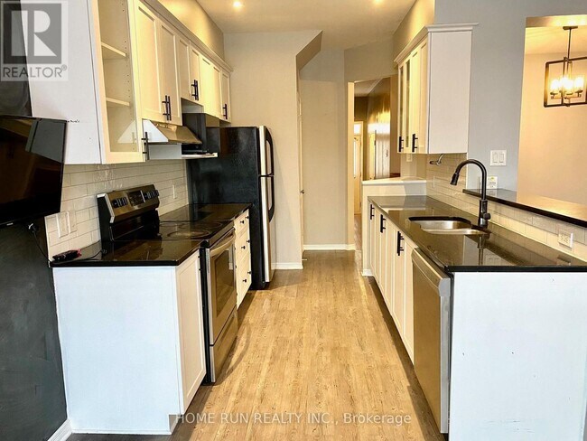 Photo du bâtiment - 244 Eye Bright Crescent