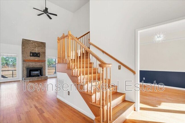 Foto del edificio - 695 Cedar Point