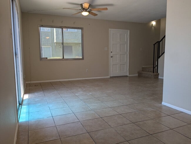 Building Photo - 5436 W Sheena Dr