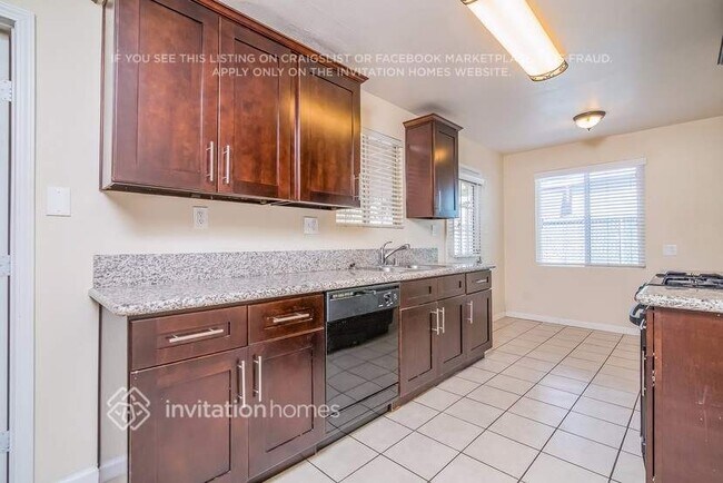 Foto del edificio - 2093 Goodall Ave