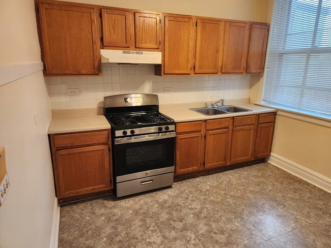 Building Photo - 5959 N Magnolia Ave