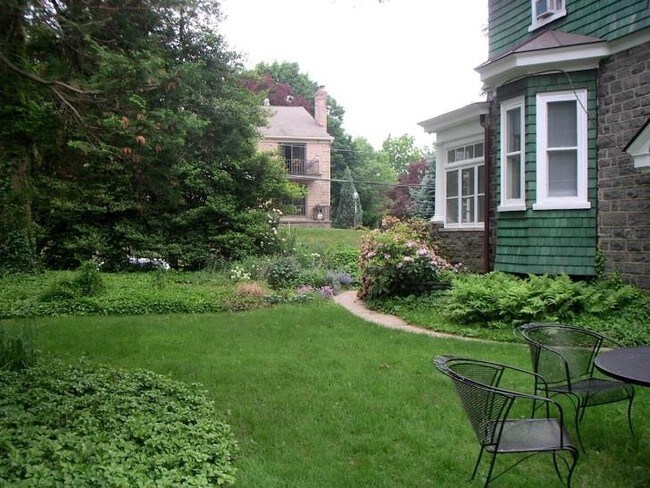 Foto del edificio - 323 Windsor Ave