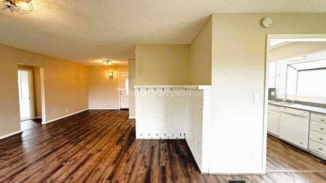 Foto del edificio - Lovely 3BD|1BA Home in Oregon City w/Basem...