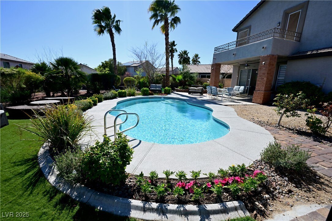 Foto principal - 10161 Bentley Oaks Ave