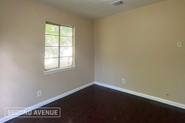 Foto del edificio - 9117 Oak Knoll Ln