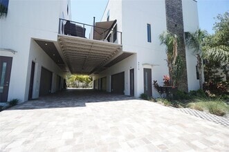 Building Photo - 4910 W McElroy Ave