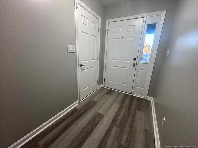 Building Photo - 2585 Gotts Ln