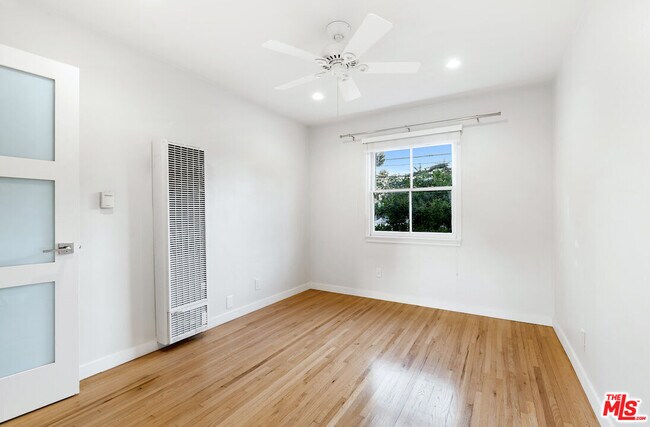 Foto del edificio - 625 1/2 Westmount Dr-