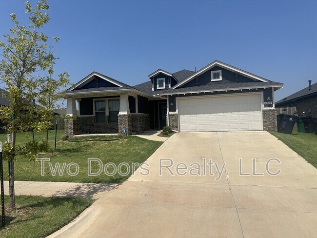 Building Photo - 2229 Roca Dr