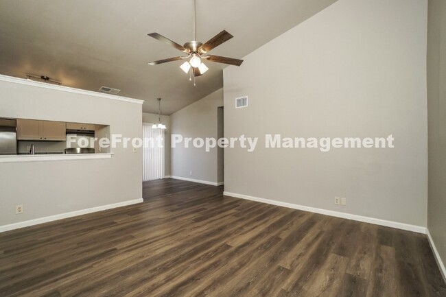 Foto del edificio - 8858 Meadow Range St