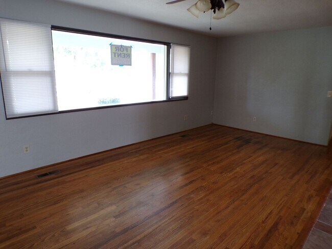 Foto del edificio - 882/884 N Ross Ln.