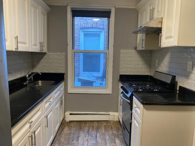 Building Photo - 1 bedroom in SUNNYSIDE NY 11104