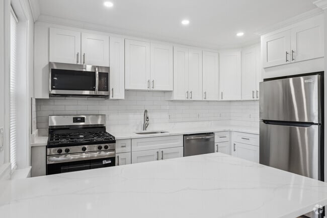 The Whittredge - 3BR, 2BA - 1,529SF - Kitchen - New England Village