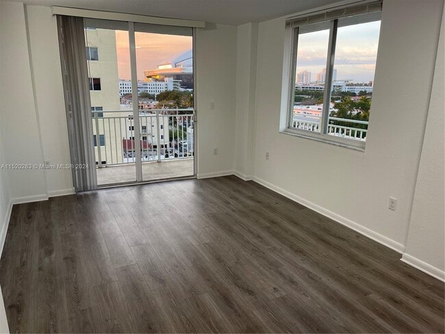 Foto del edificio - 219 NW 12th Ave