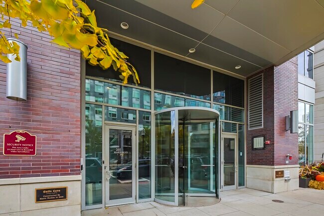 Foto del edificio - 201 Marin Blvd