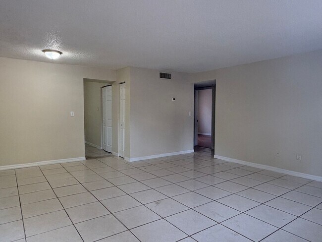 Foto del edificio - 2bed/1bath condo ready August 2025 only $1...