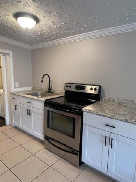 Building Photo - 2009 N Combee Rd