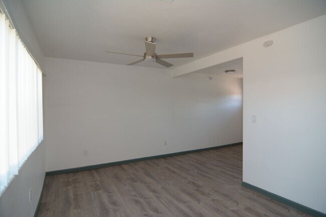Foto del edificio - Remodeled 2 Bedroom 1 Bath Duplex! Great Central Tucson Location!