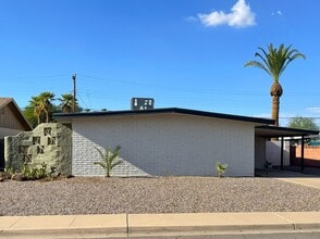 Building Photo - 1150 E Alameda Dr