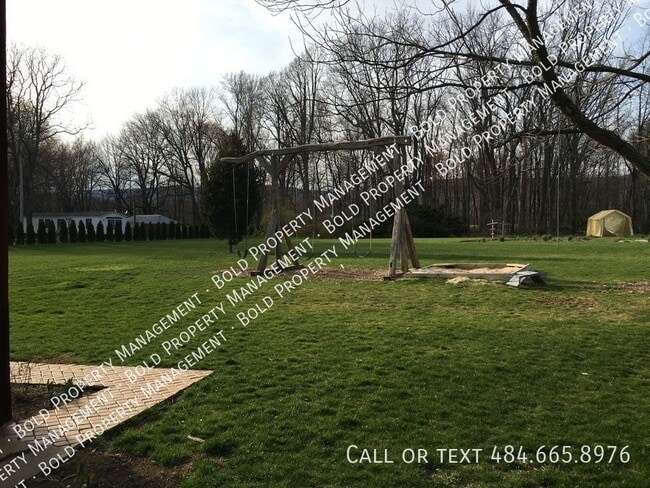 Building Photo - 101 Schubert Rd