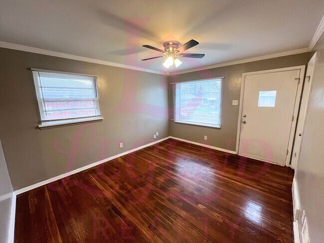Foto del edificio - Charming 3-Bedroom 1 Bathroom Home!