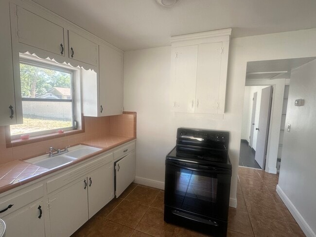 Building Photo - 4824 Dr Martin Luther King Jr St S