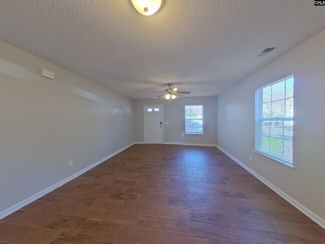 Foto del edificio - 2000 Lake Carolina Dr