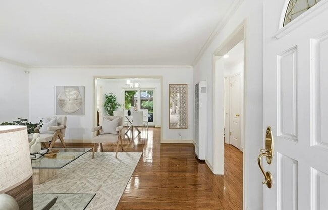 Foto del edificio - House For Rent