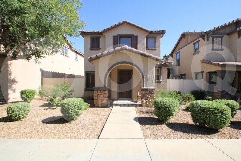 Primary Photo - 5840 E Hoover Ave