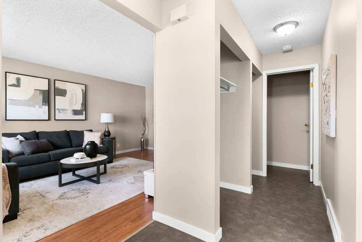 Primary Photo - 1610 Dewdney Av E