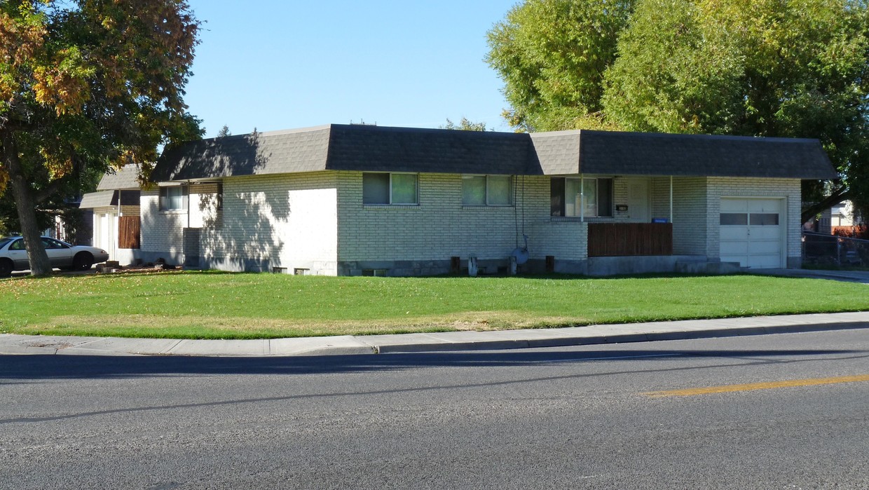 Primary Photo - 2152 1st St