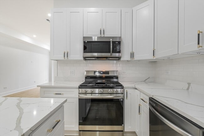 Building Photo - 1114 N Wolcott Ave