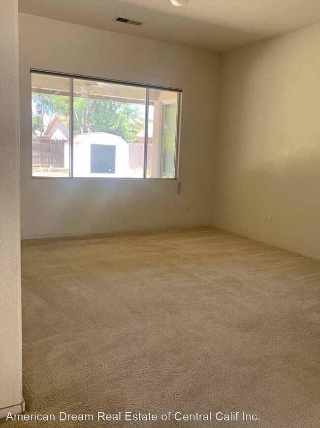 Building Photo - 3 br, 2 bath House - 1046 W Pebble Dr