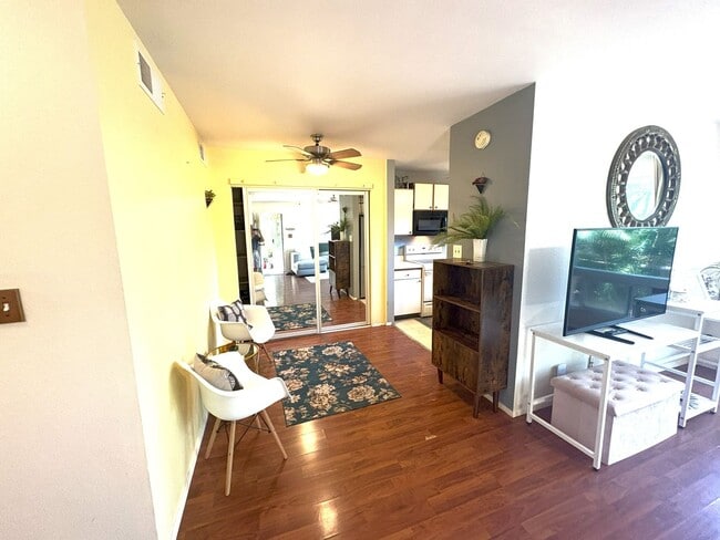 Building Photo - Haleakala Gardens - Furnished Ground Floor 3bed/2bath Condo private end unit!