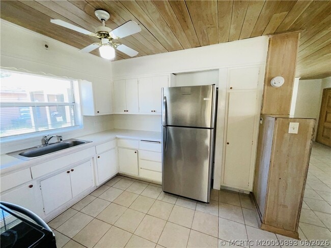 Building Photo - 1406 Citrus Ave