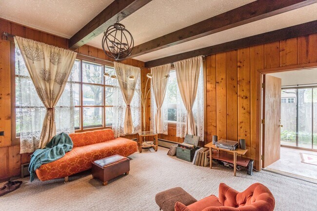 Foto del edificio - 3 bed/2 bath house in Oak Grove/Milwaukie- Available Now !